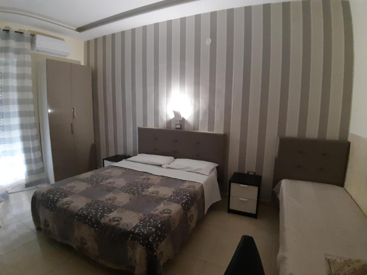 Albergo Viola Napoli Bagian luar foto