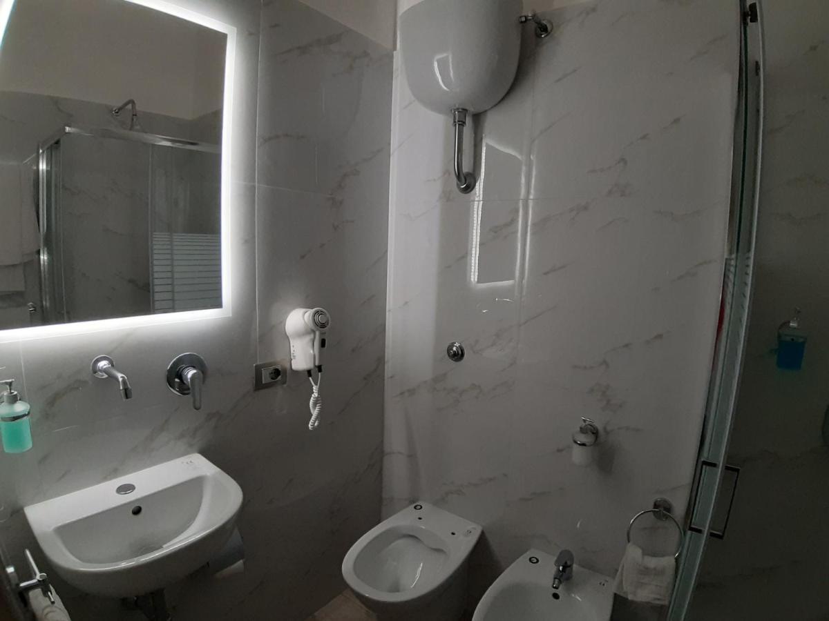 Albergo Viola Napoli Bagian luar foto