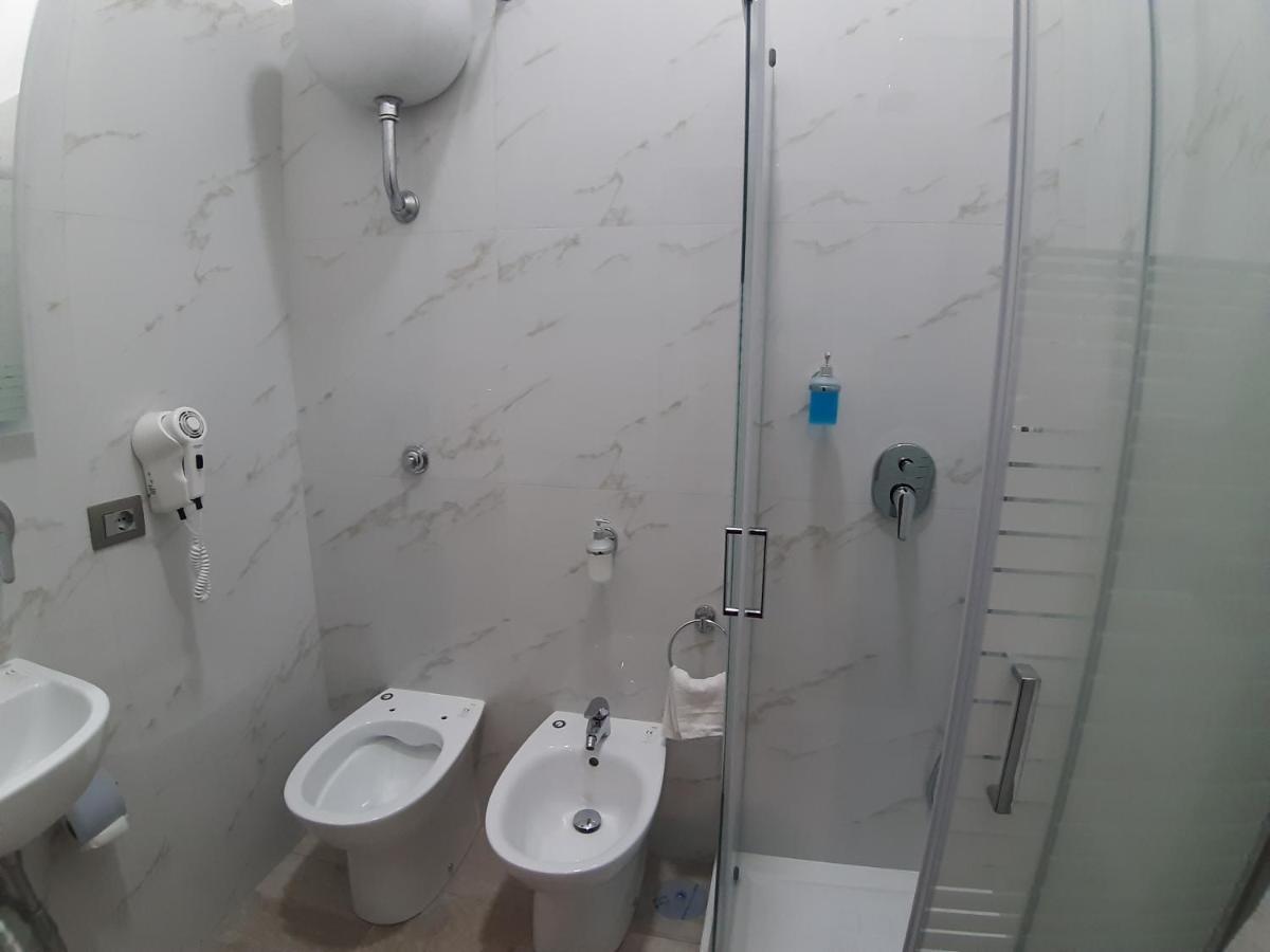 Albergo Viola Napoli Bagian luar foto