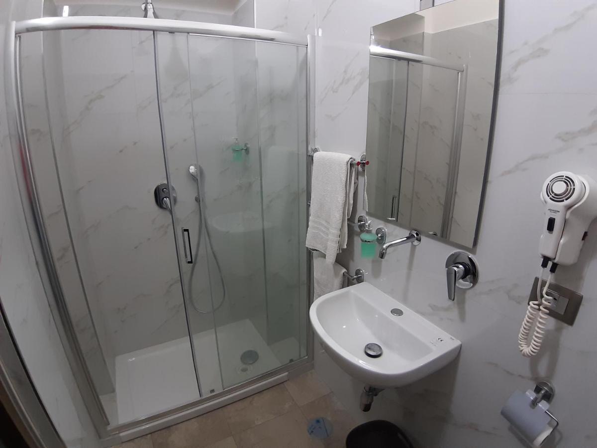 Albergo Viola Napoli Bagian luar foto